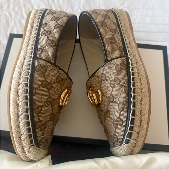 Gucci Women's Brown Espadrilles with Gold Logo - Picture 5 of 9